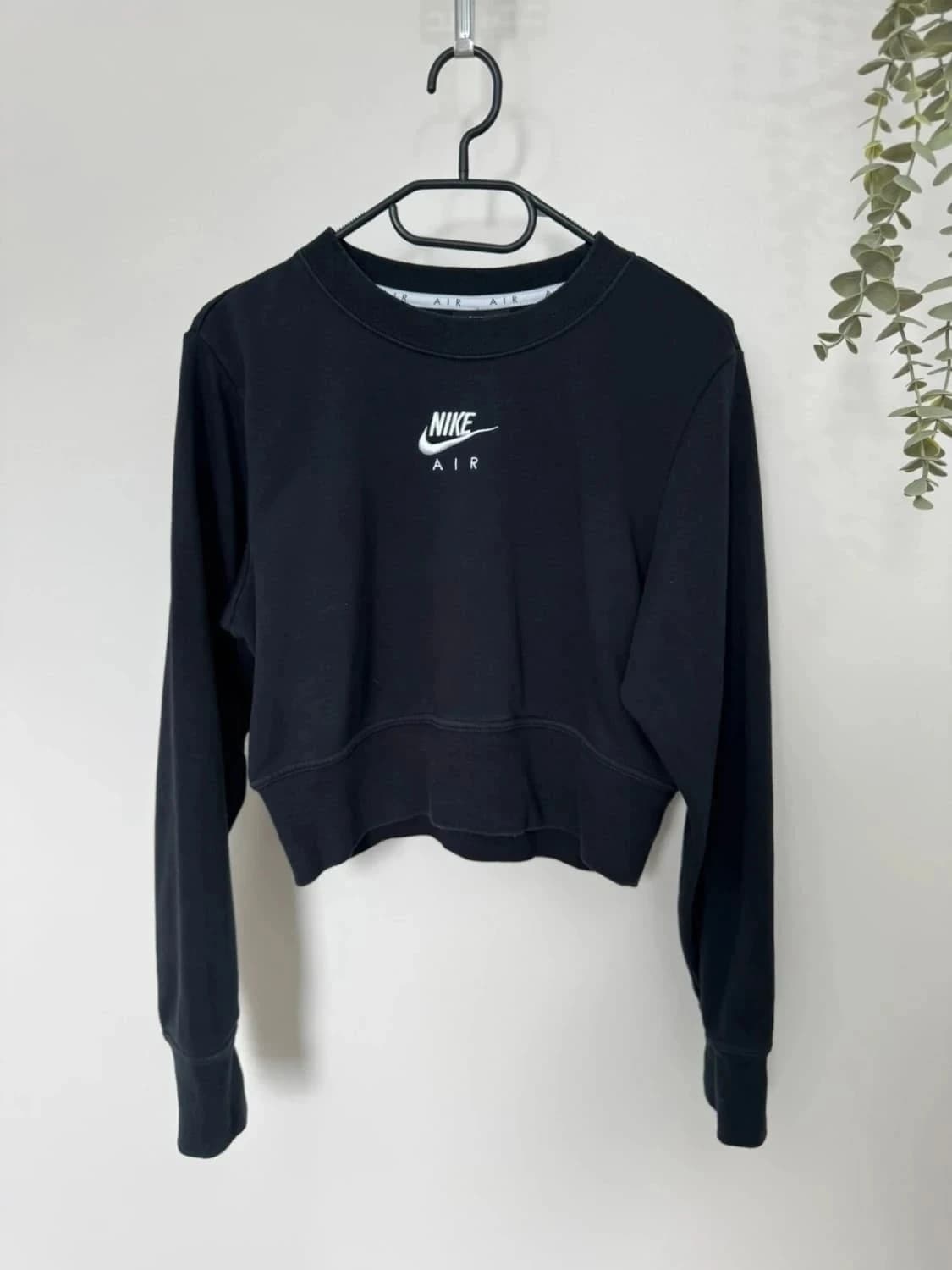 Nike Air Sweat crop noir logo brodé taille M - Photo 2/8