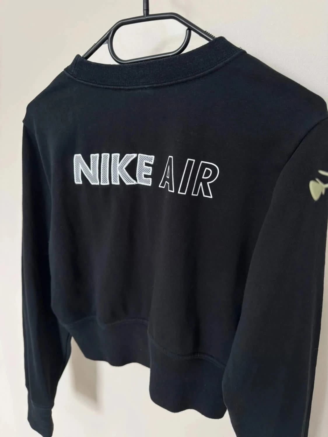 Nike Air Sweat crop noir logo brodé taille M - Photo 7/8