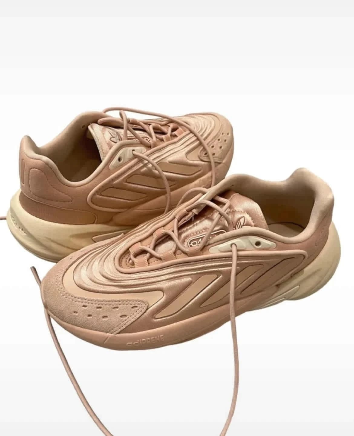 Chaussures Adidas Ozelia taille 37 - Photo 2/6