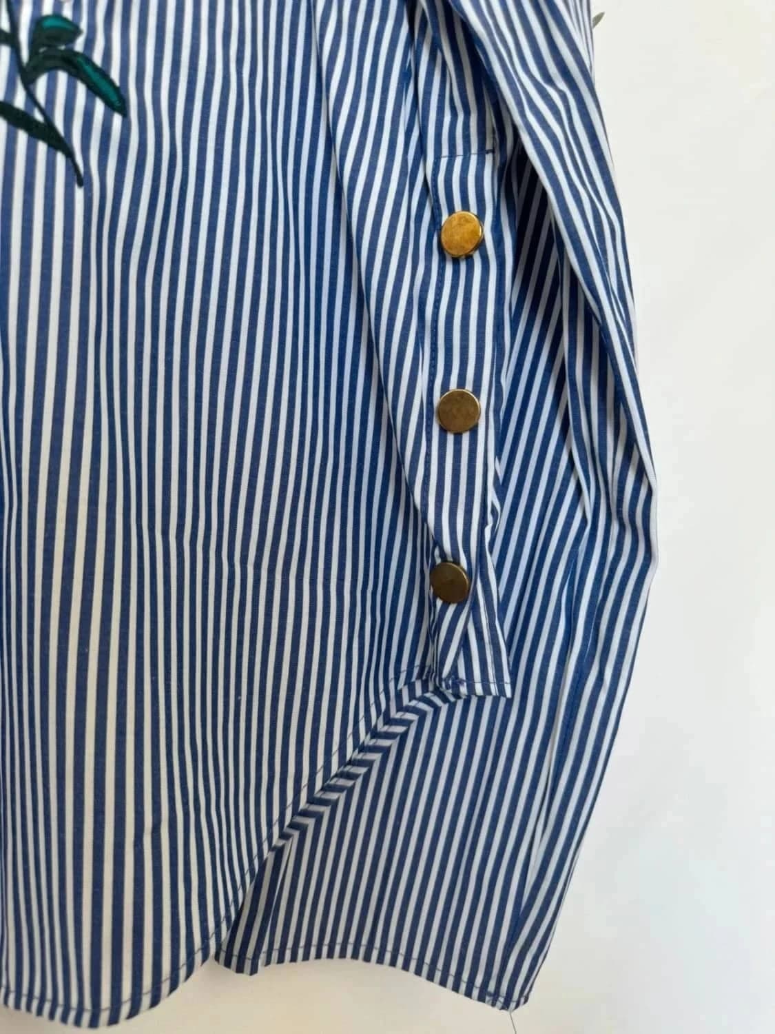 Blouse Zara bleue et blanche à rayures avec motifs fleurs taille S - Photo 4/8