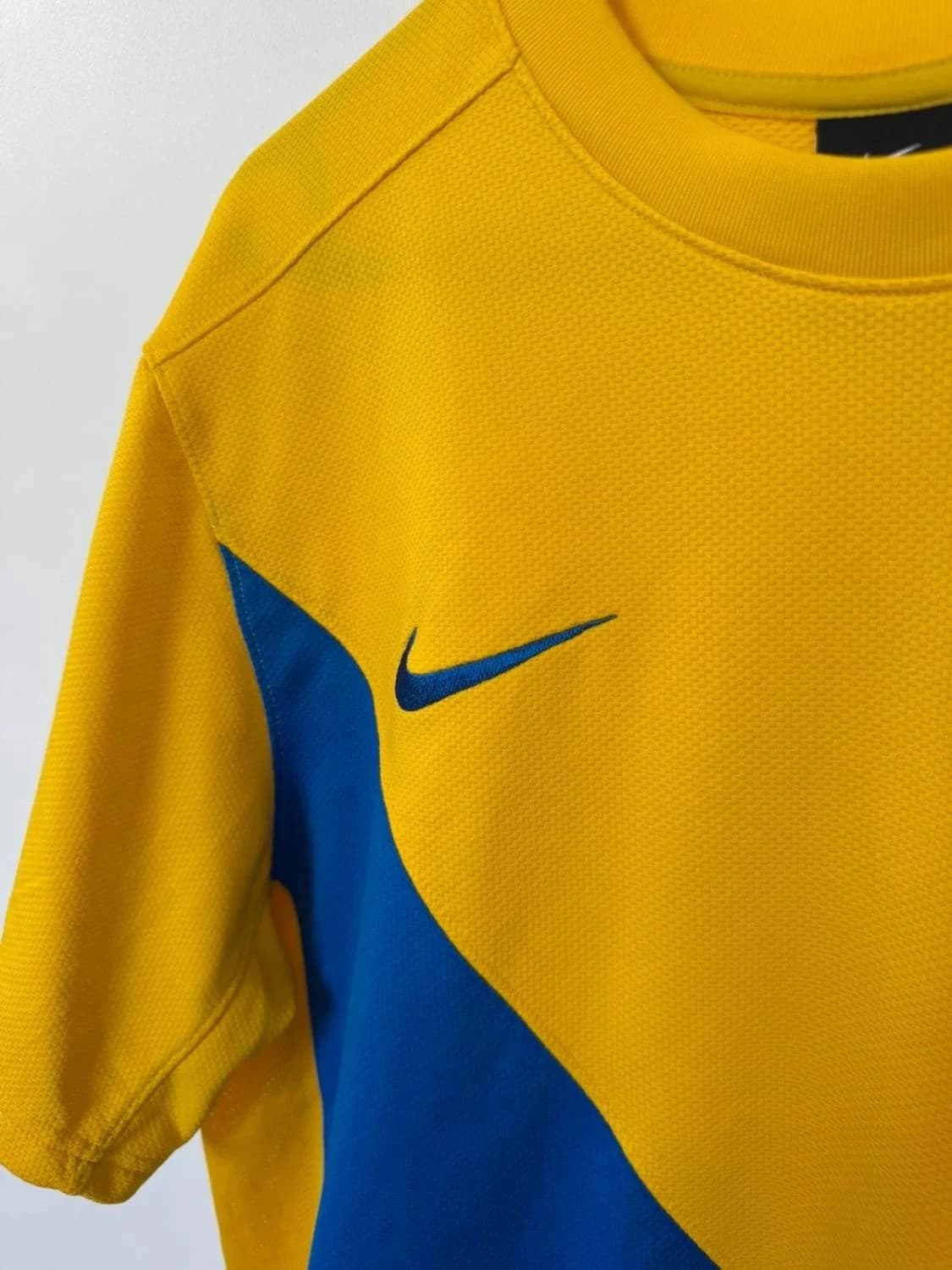 Tee-shirt Nike Dri-Fit Authentic jaune et bleu taille L - Photo 6/7