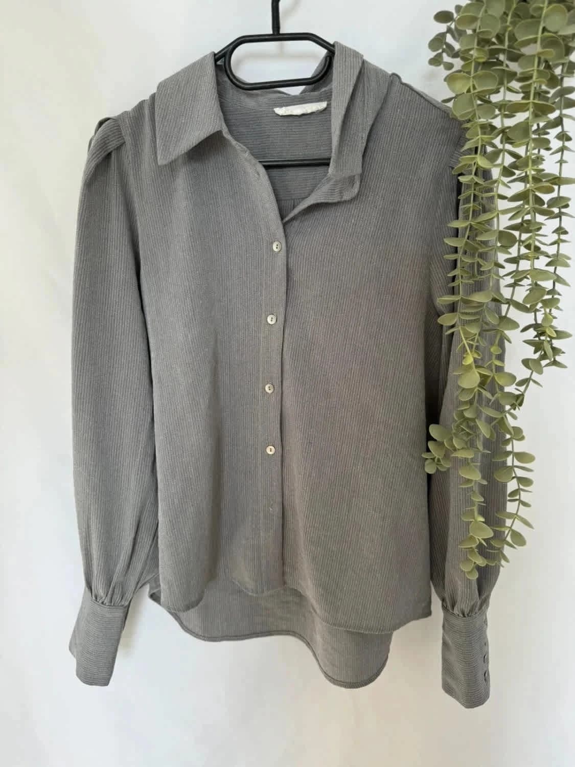 Blouse grise Almae taille M - Photo 2/5