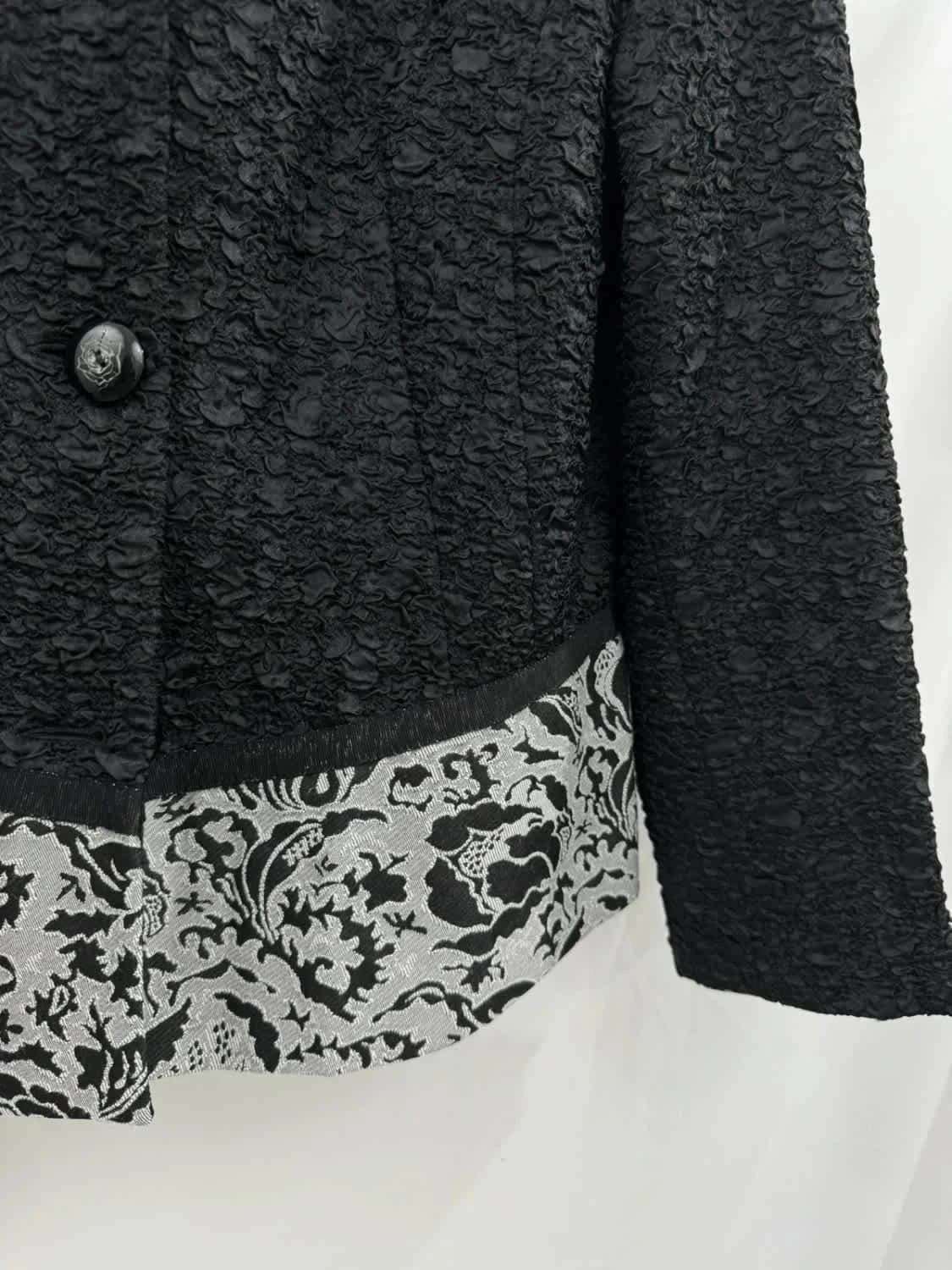 Veste blazer noir texturé Christine Laure avec col et bordure imprimés floraux taille 44 - Photo 5/7