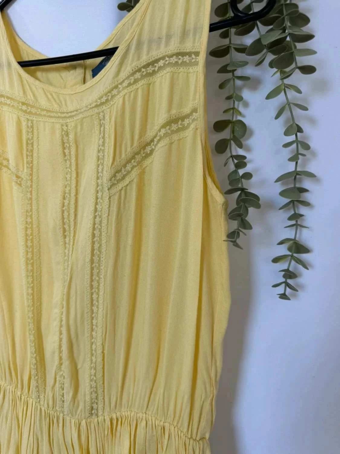 Robe courte jaune pastel Kaporal détails brodés taille S - Photo 4/8