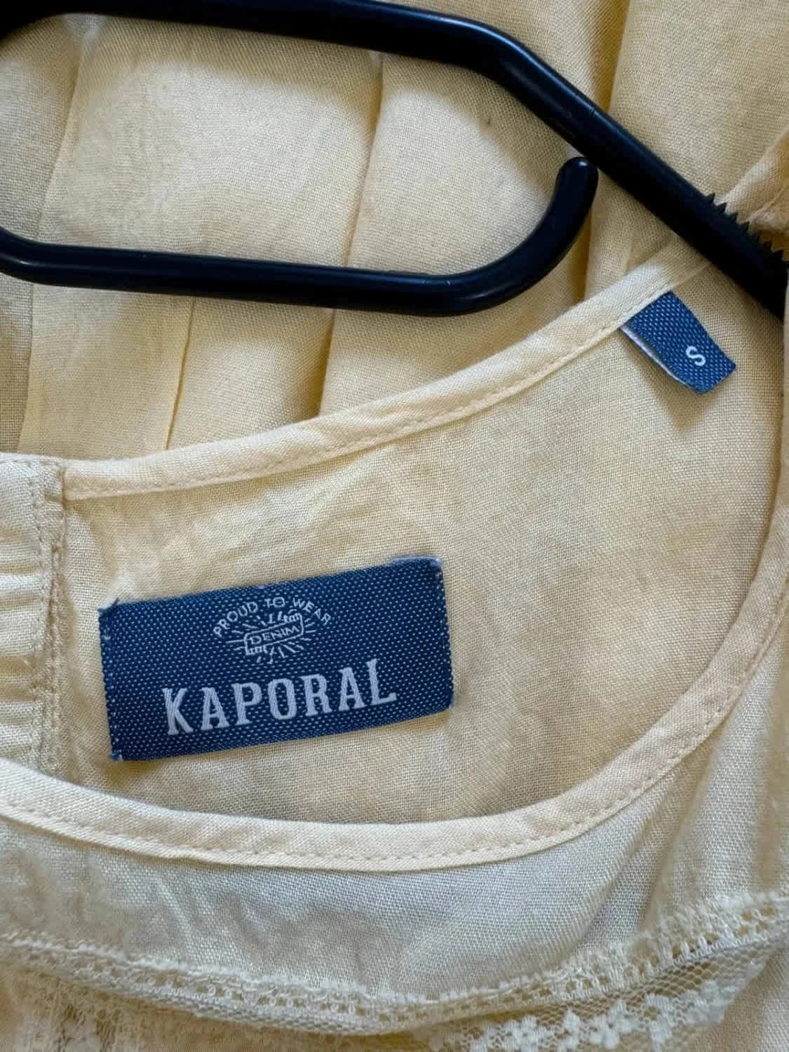 Robe courte jaune pastel Kaporal détails brodés taille S - Photo 8/8