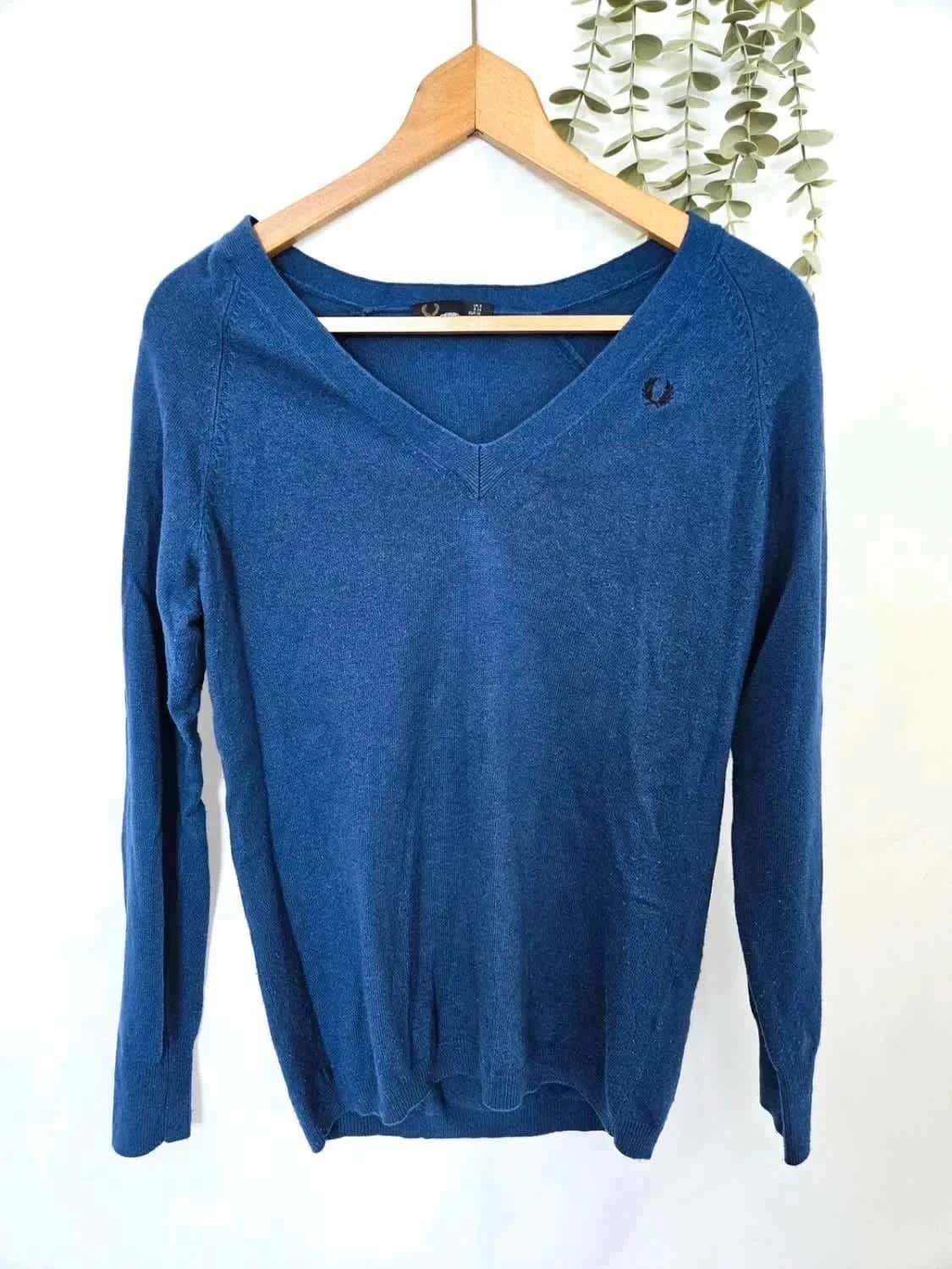 Pull fin bleu col V Fred Perry logo brodé laine et cachemire taille S - Photo 2/7