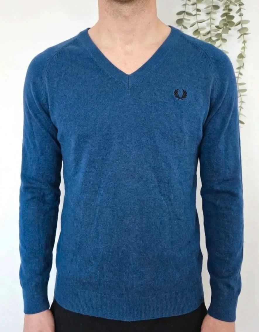 Pull fin bleu col V Fred Perry logo brodé laine et cachemire taille S - Photo 1/7