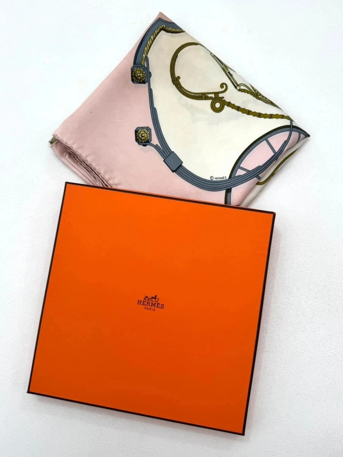 Carré de soie Hermès Springs Ledoux rose imprimé carrosse taille unique - Photo 8/9