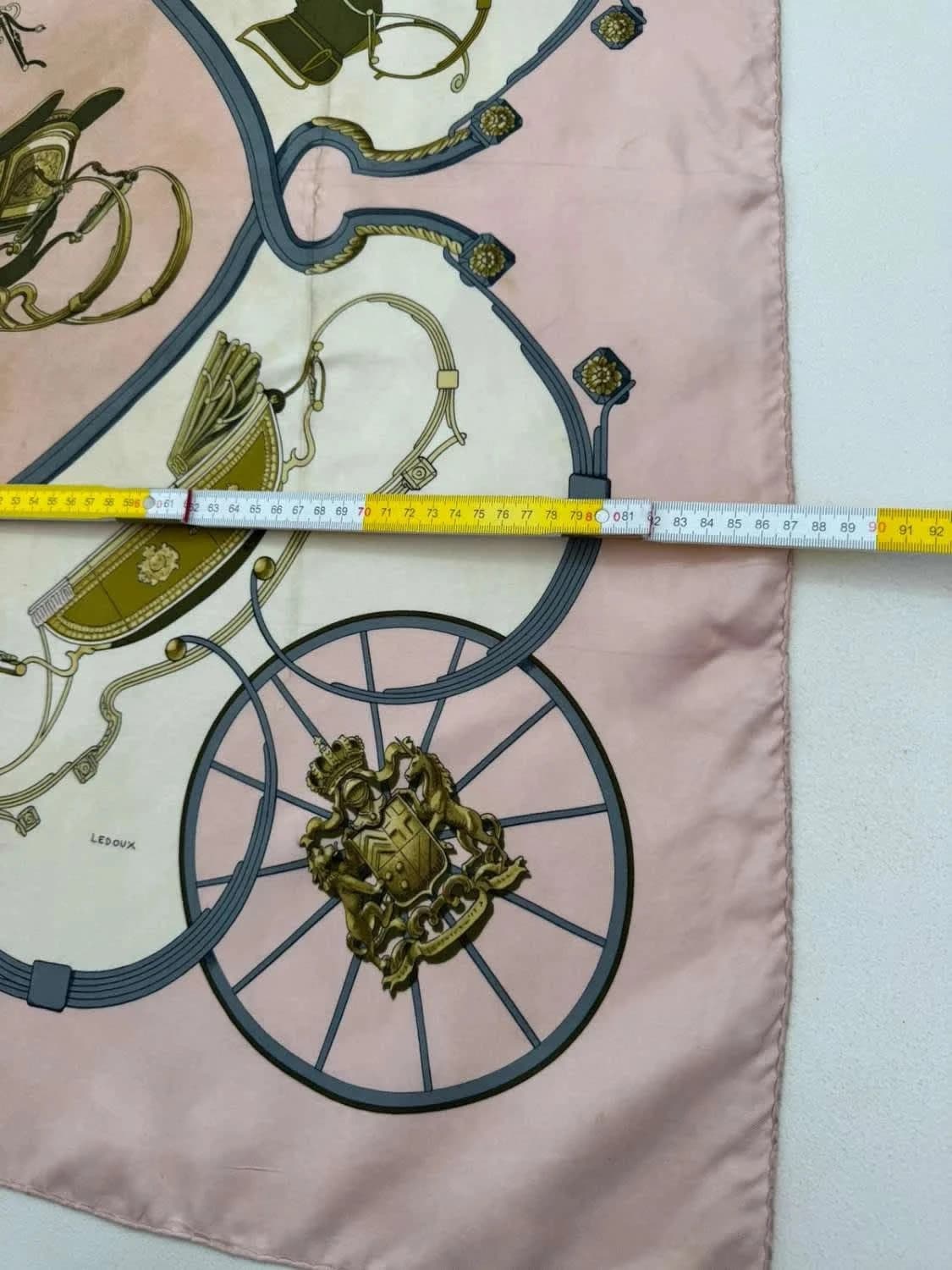 Carré de soie Hermès Springs Ledoux rose imprimé carrosse taille unique - Photo 9/9