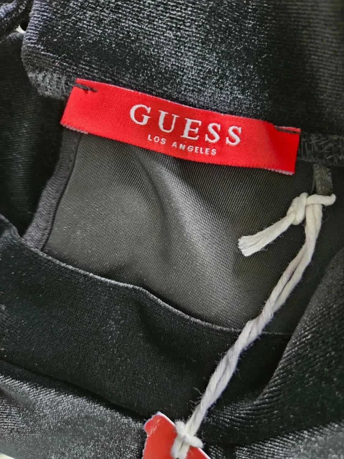 Top Guess velours noir taille L - Photo 4/7