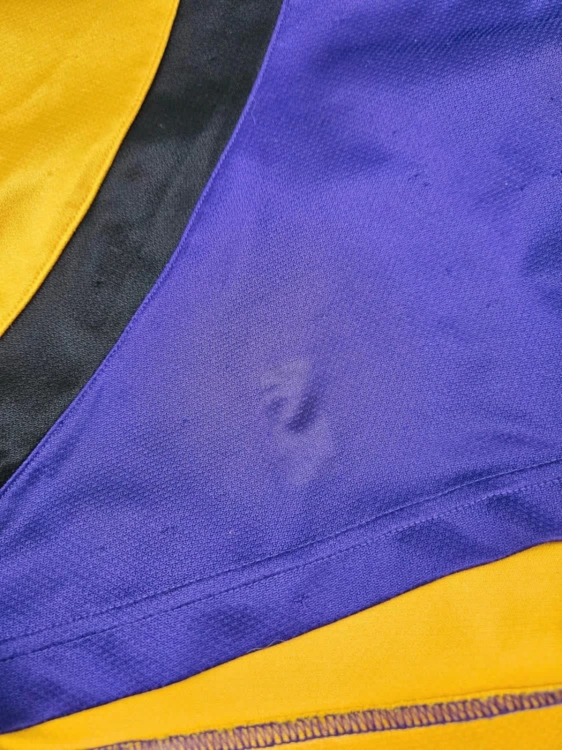 Short Adidas Los Angeles Lakers NBA violet et jaune - Photo 9/11