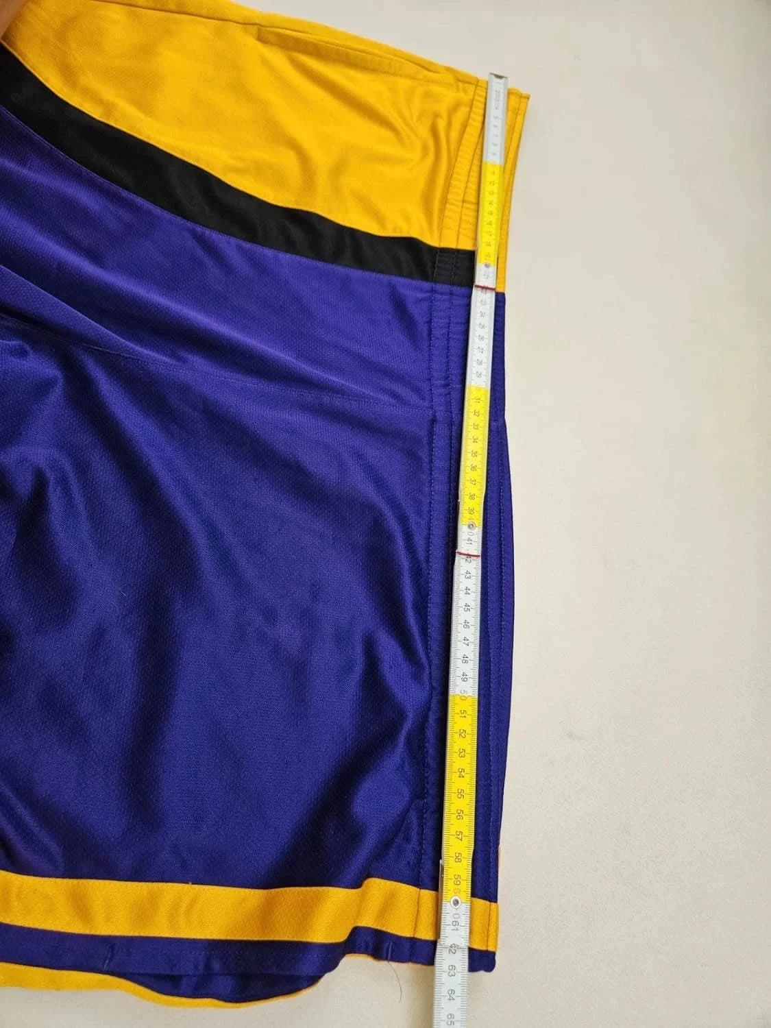 Short Adidas Los Angeles Lakers NBA violet et jaune - Photo 10/11