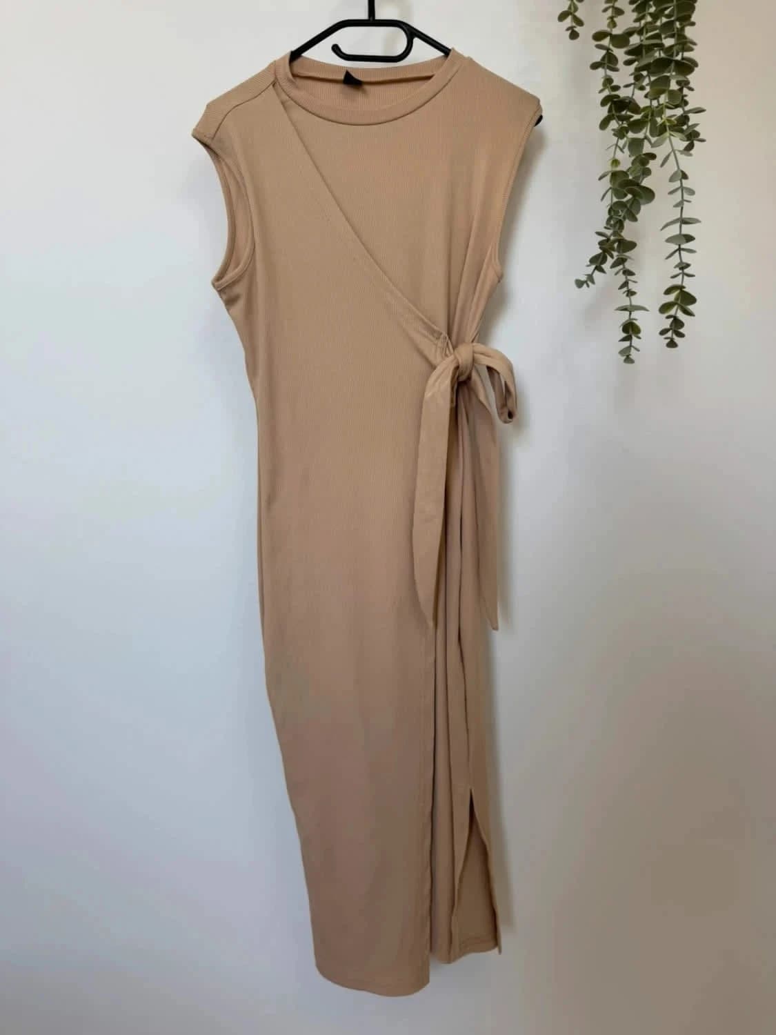 Robe beige midi sans manches Shein coupe portefeuille nouée taille M - Photo 2/5