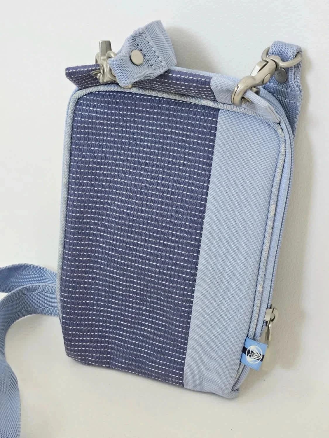 Pochette bandoulière Quiksilver violette nombreux rangements - Photo 2/5