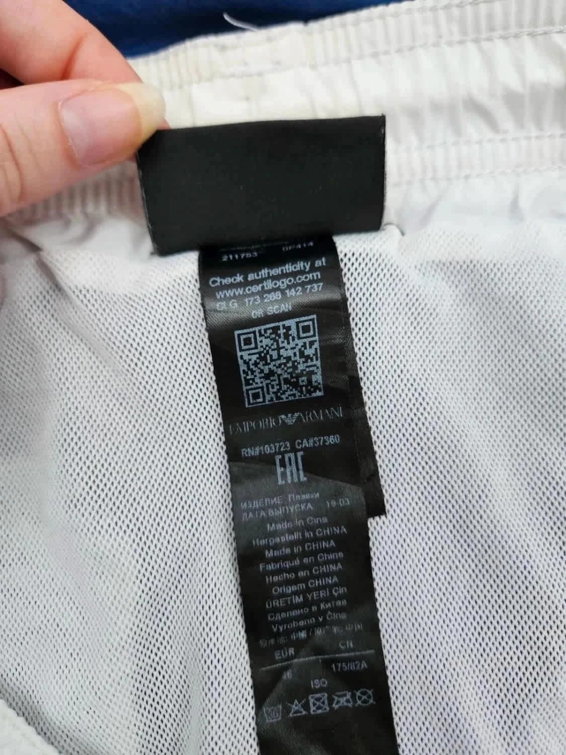 Short de bain/Bermuda bleu Emporio Armani taille M - Photo 6/9