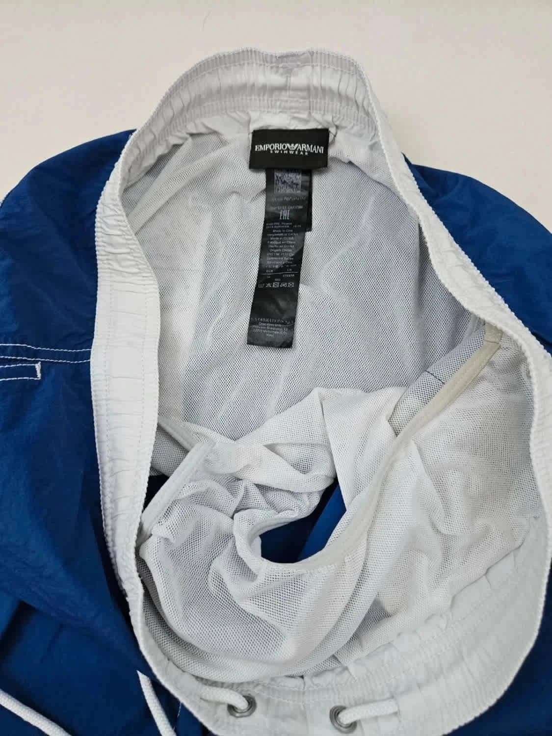 Short de bain/Bermuda bleu Emporio Armani taille M - Photo 5/9
