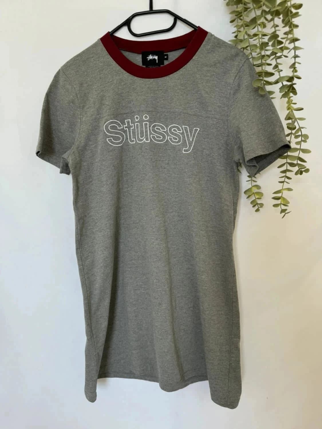 Robe tee-shirt gris Stüssy brodé taille M - Photo 2/7