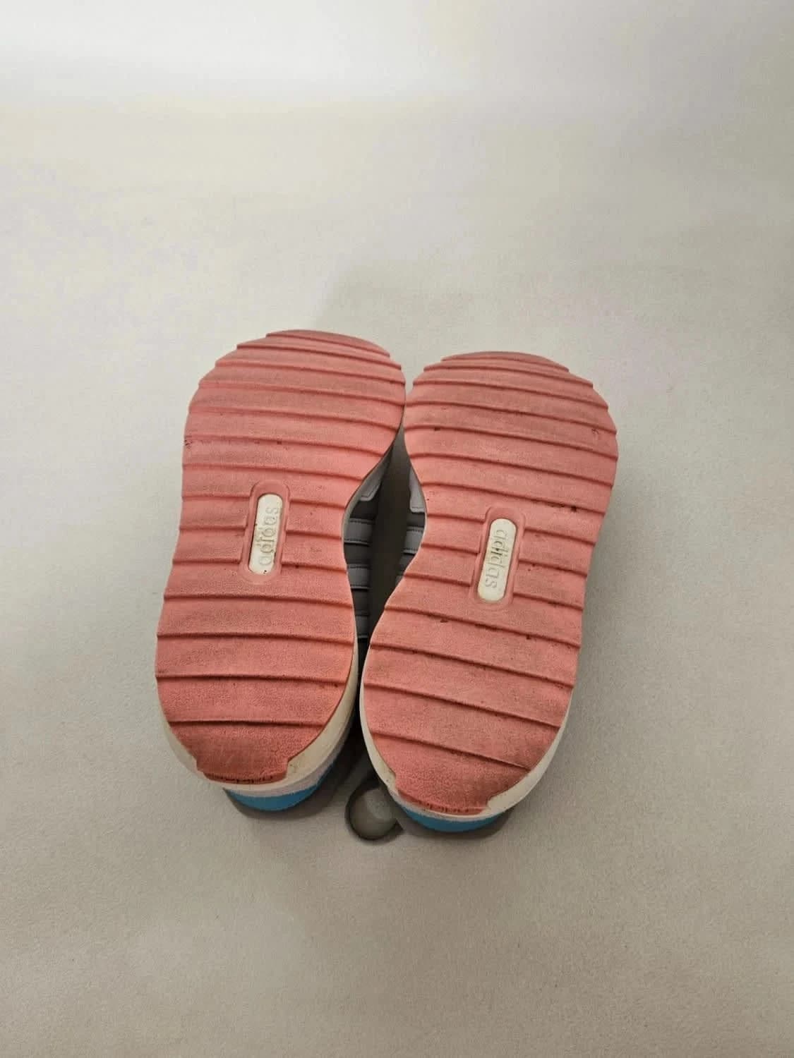 Baskets Adidas retrorun grises rose/bleu taille 38 - Photo 4/6