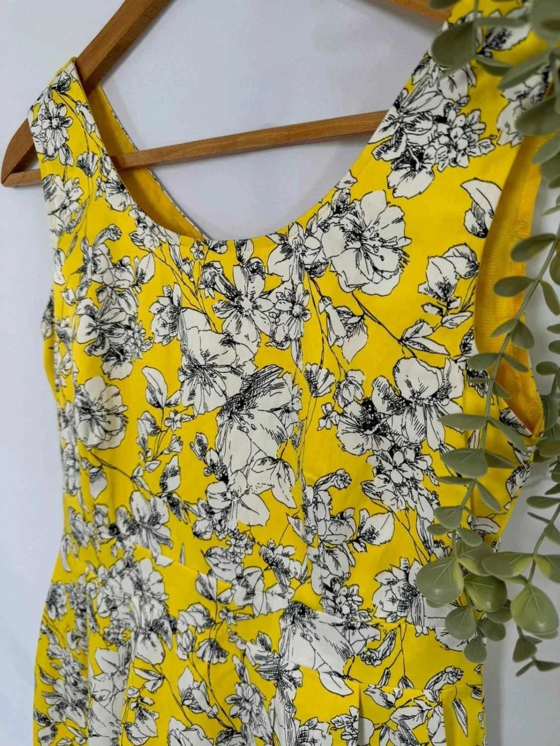 Robe jaune fleurie taille M - Photo 3/6