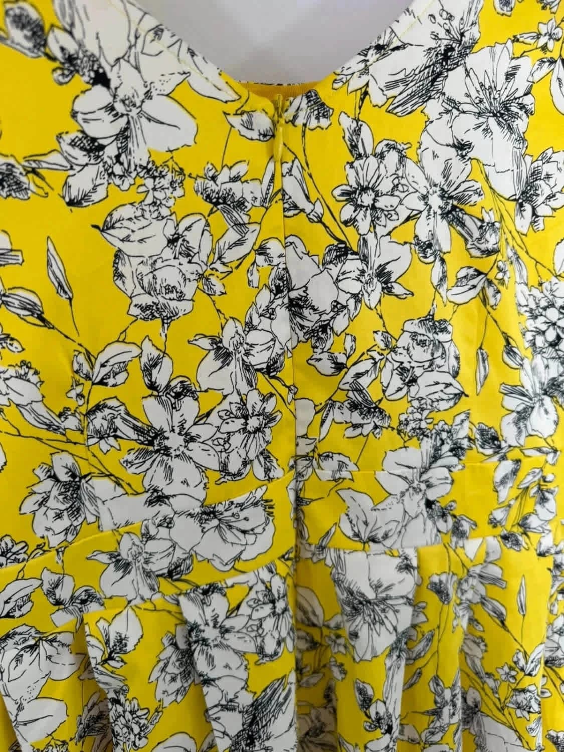 Robe jaune fleurie taille M - Photo 4/6