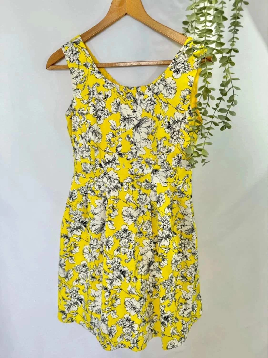 Robe jaune fleurie taille M - Photo 2/6