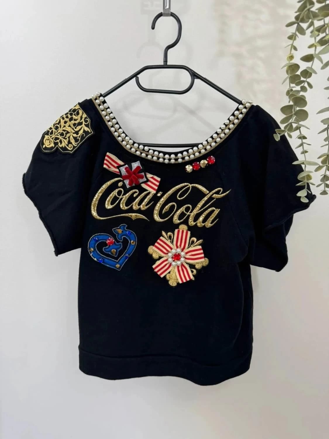 Pinko x Coca-Cola Sweat manches courtes noir taille XS perles et broderies luxe édition limitée - Photo 2/9