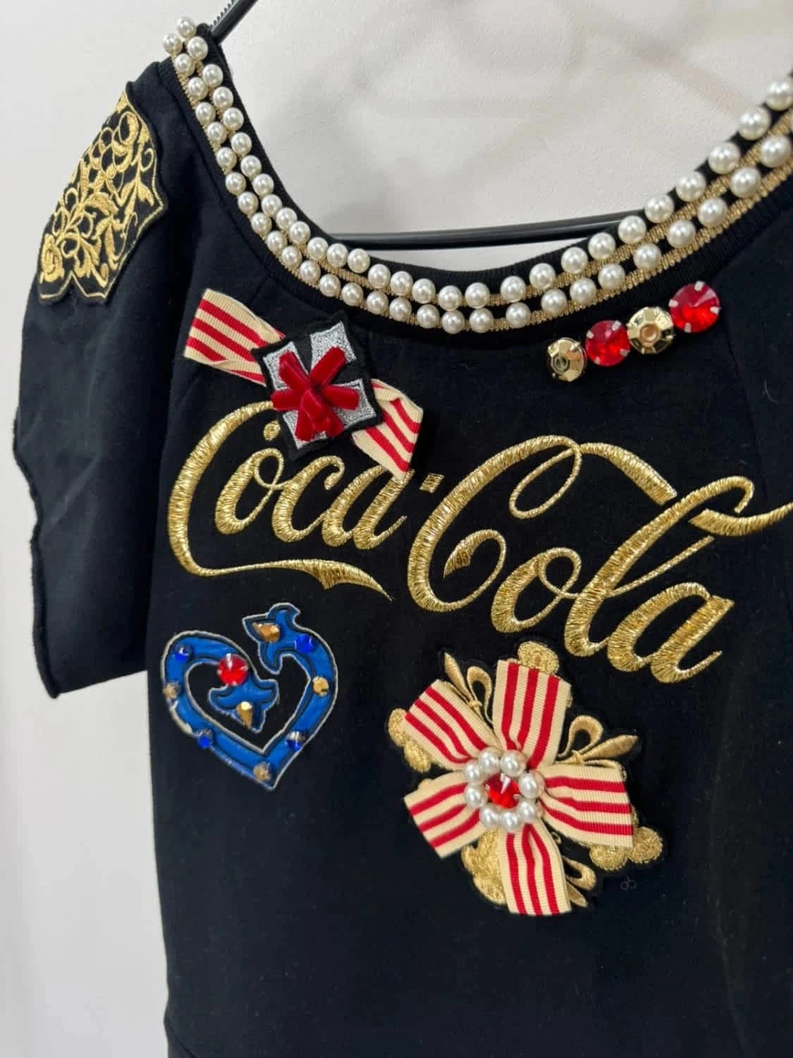 Pinko x Coca-Cola Sweat manches courtes noir taille XS perles et broderies luxe édition limitée - Photo 3/9