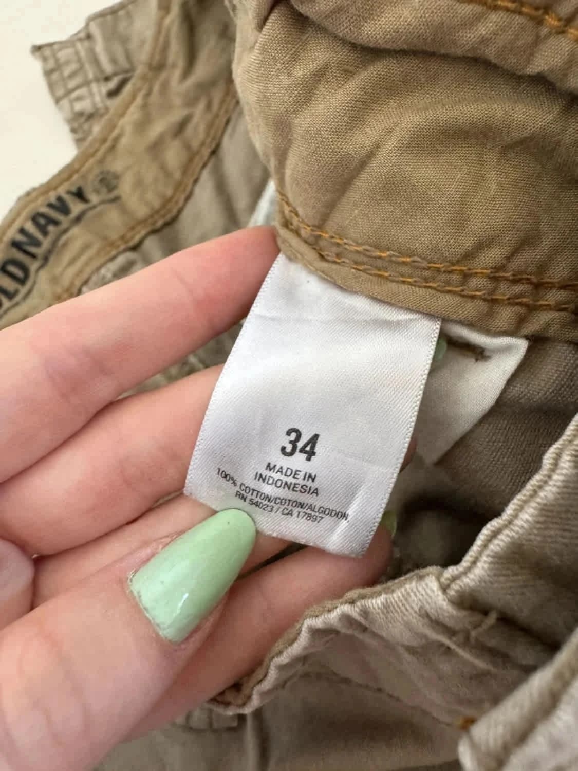 Short cargo Old Navy gris foncé taille W34 - Photo 4/7