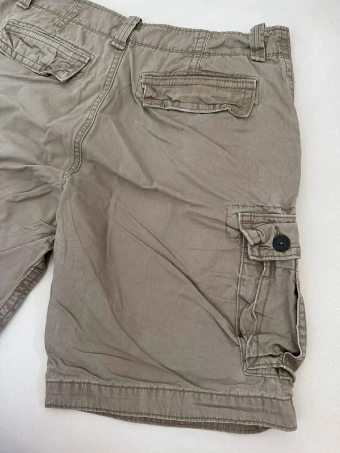 Short cargo Old Navy gris foncé taille W34 - Photo 6/7