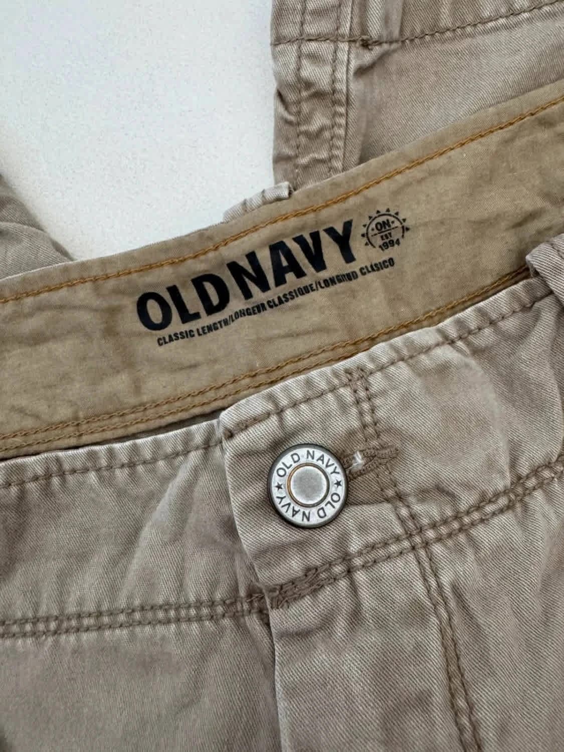 Short cargo Old Navy gris foncé taille W34 - Photo 3/7