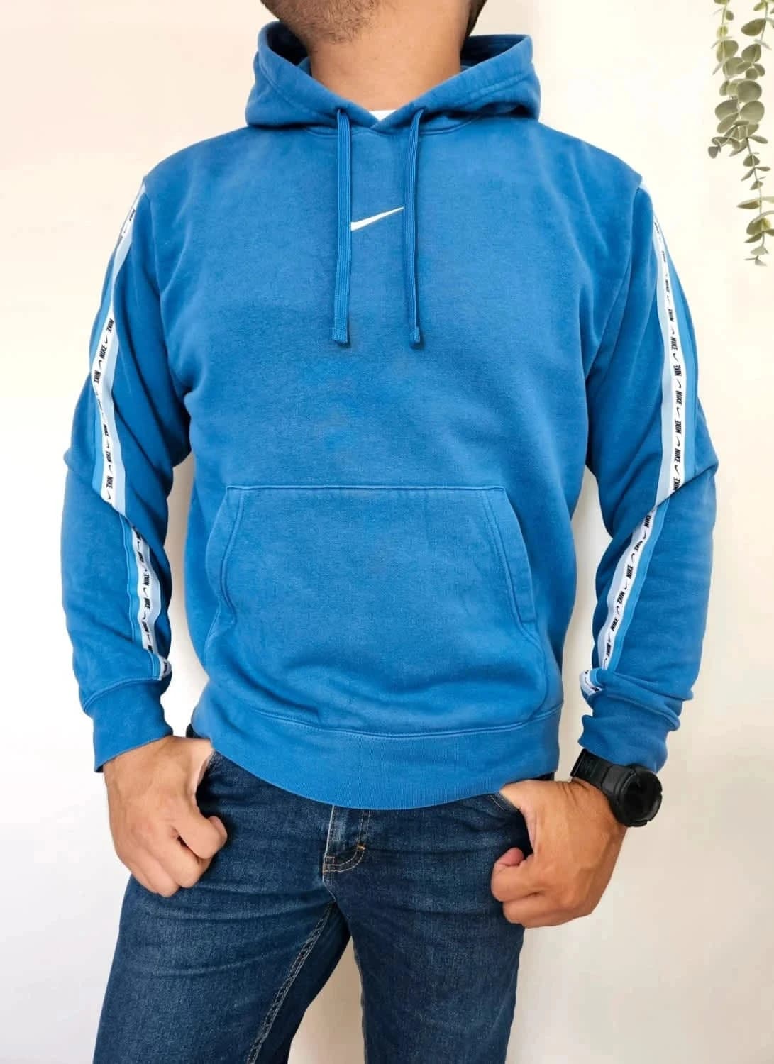 Sweat à capuche/Hoodie Nike bleu logo blanc taille M - Photo 1/7