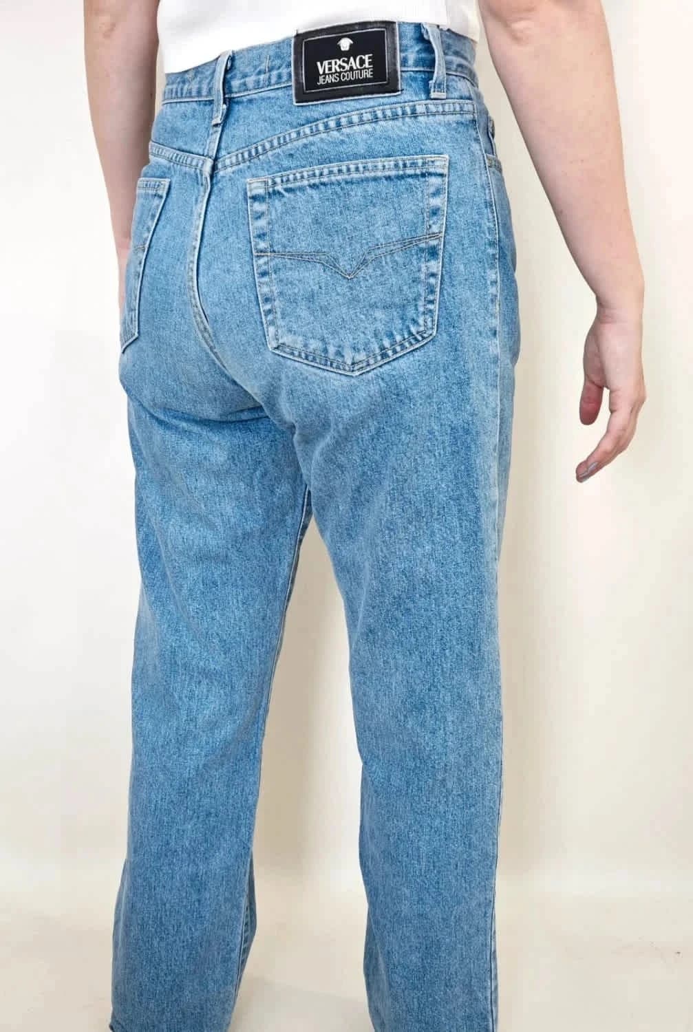 Jean droit Versace Jeans Couture coupe taille haute fermeture à boutons siglés bleu clair - Photo 1/14