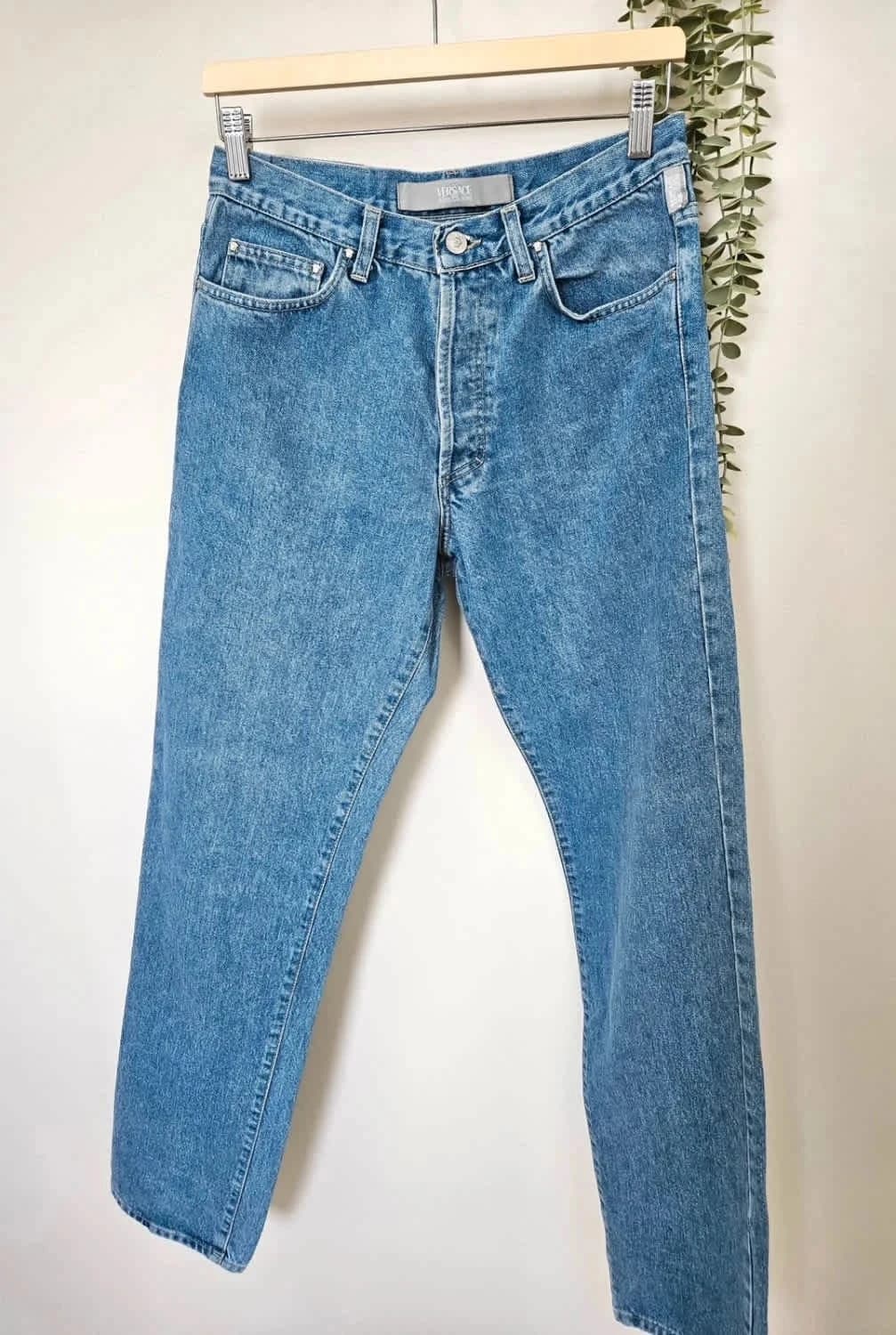 Jean droit Versace Jeans Couture coupe taille haute fermeture à boutons siglés bleu clair - Photo 3/14