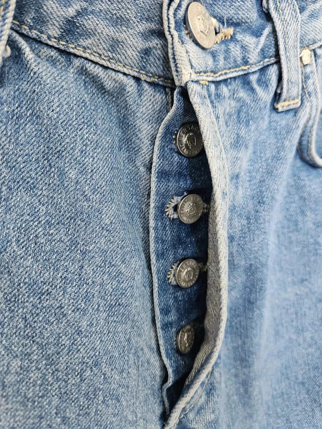 Jean droit Versace Jeans Couture coupe taille haute fermeture à boutons siglés bleu clair - Photo 8/14