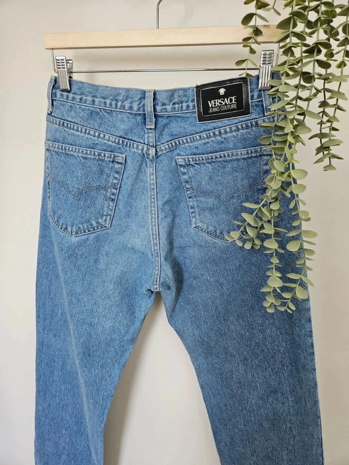 Jean droit Versace Jeans Couture coupe taille haute fermeture à boutons siglés bleu clair - Photo 10/14