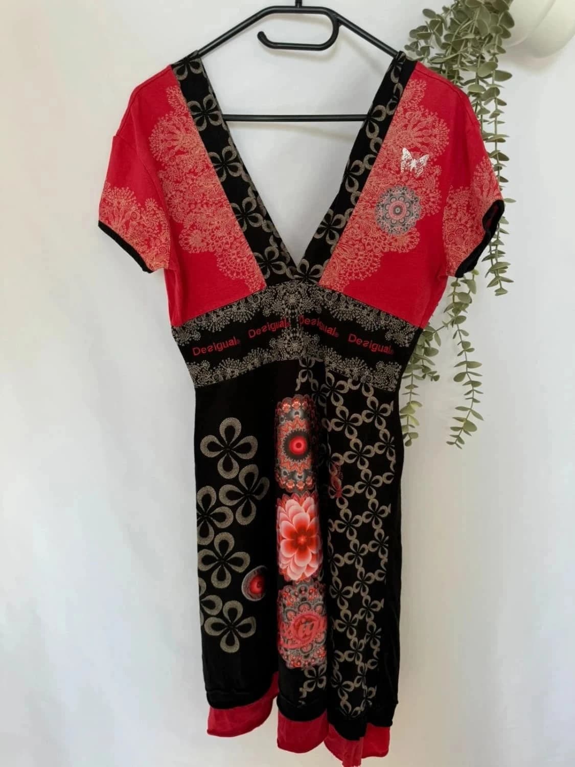 Robe Desigual rouge col V taille M - Photo 2/5