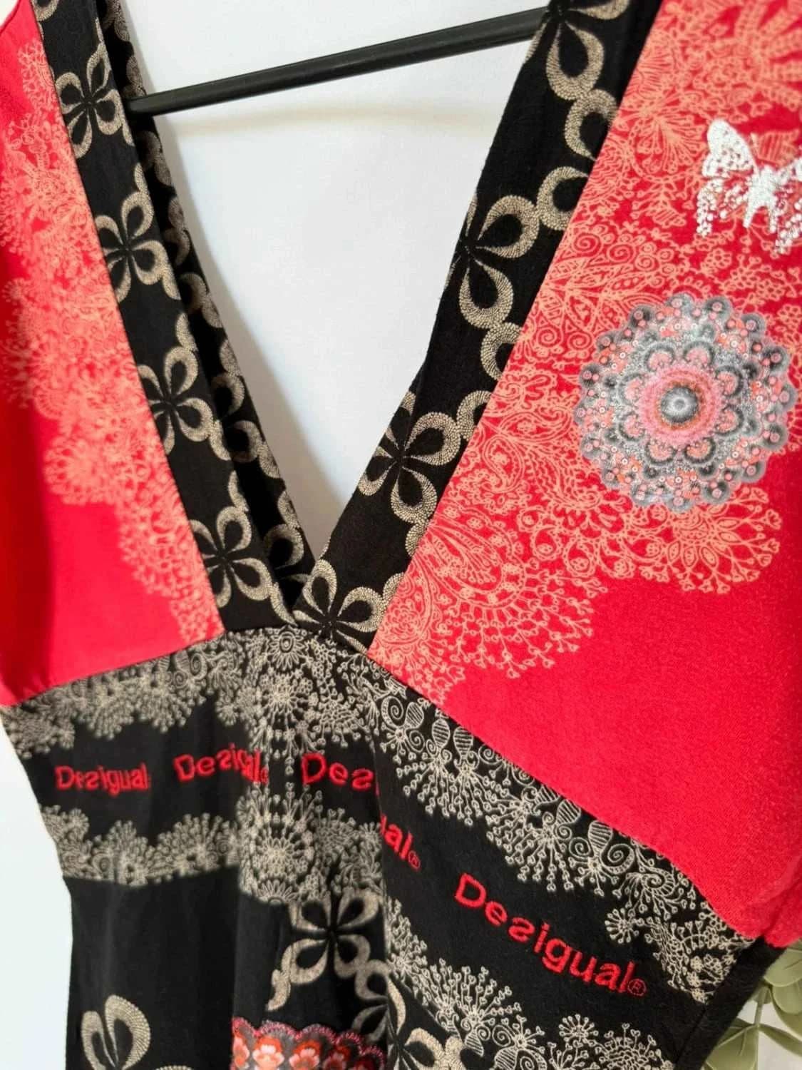 Robe Desigual rouge col V taille M - Photo 3/5