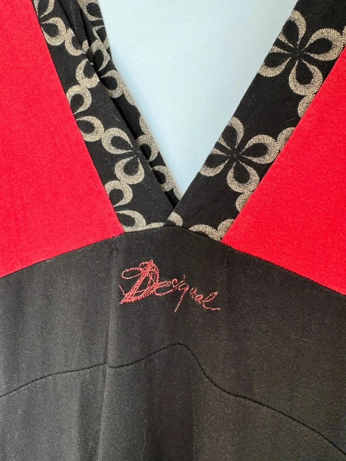 Robe Desigual rouge col V taille M - Photo 4/5