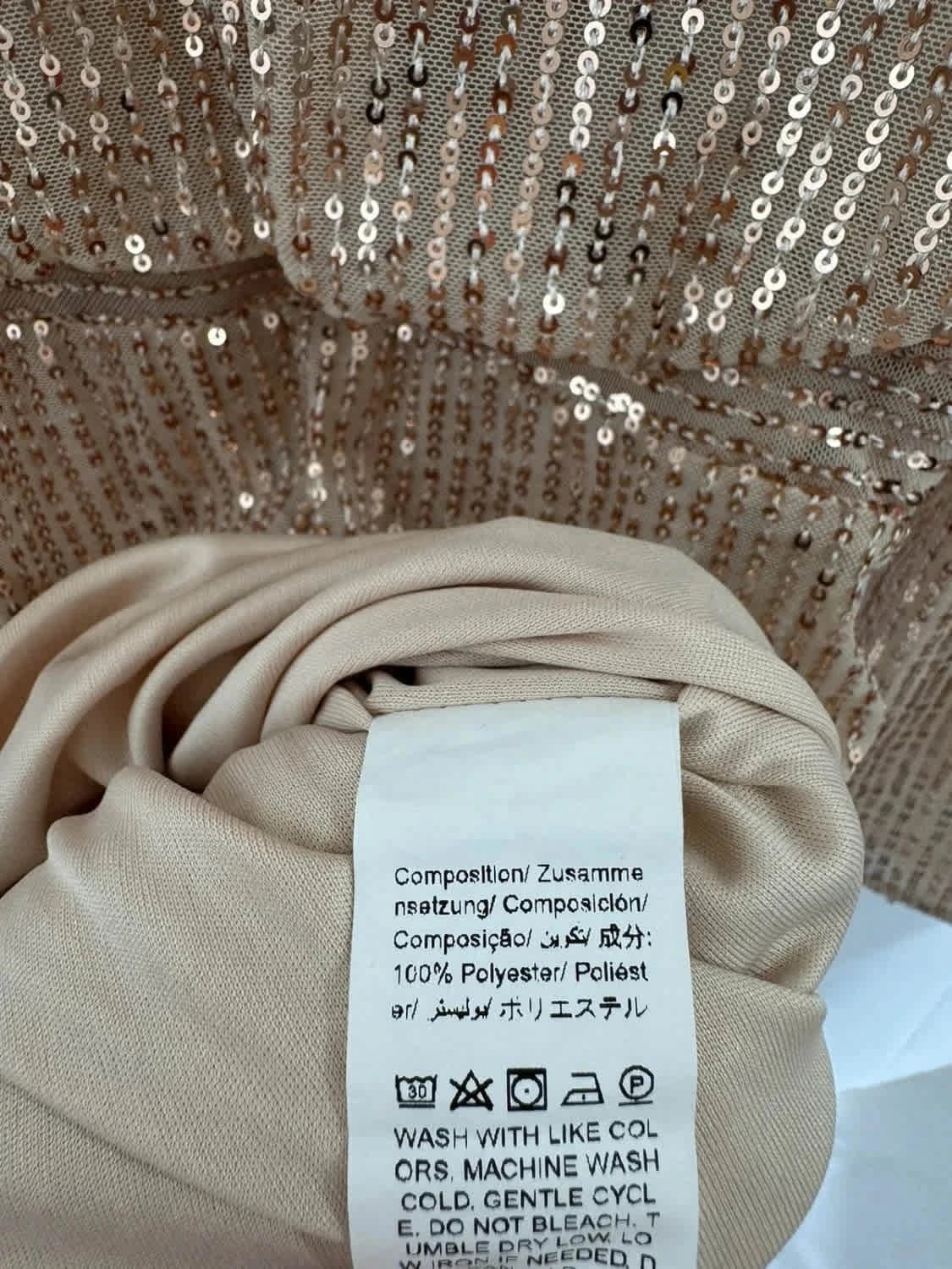Robe froncée gold à sequins taille M - Photo 5/6