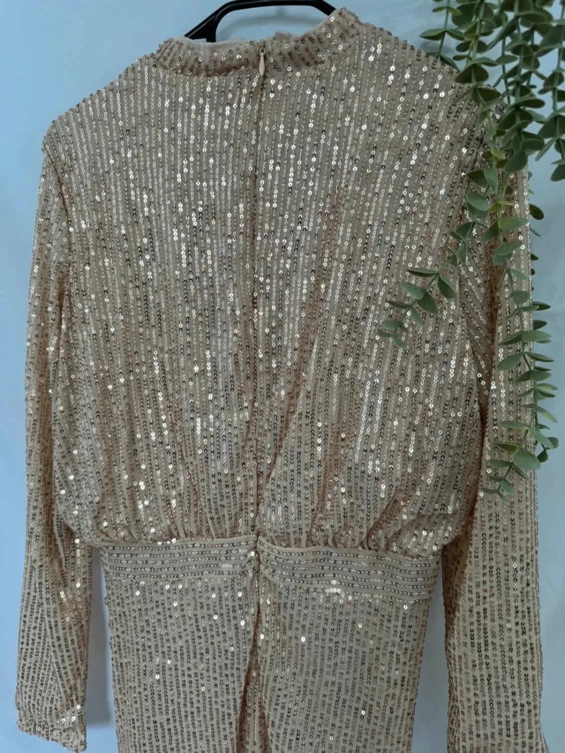 Robe froncée gold à sequins taille M - Photo 6/6