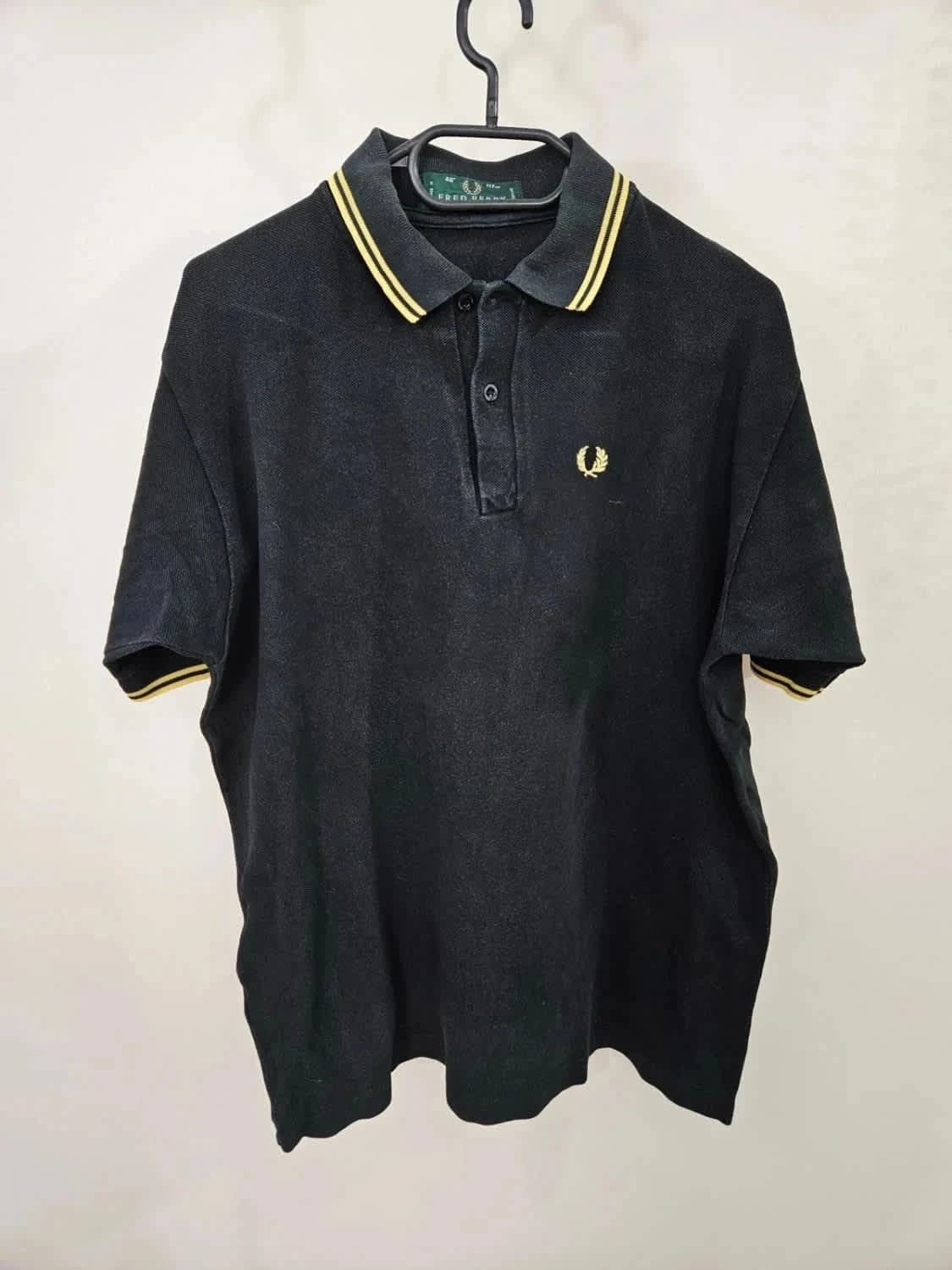 Polo noir Fred Perry vintage logo brodé 100% coton - Photo 2/6