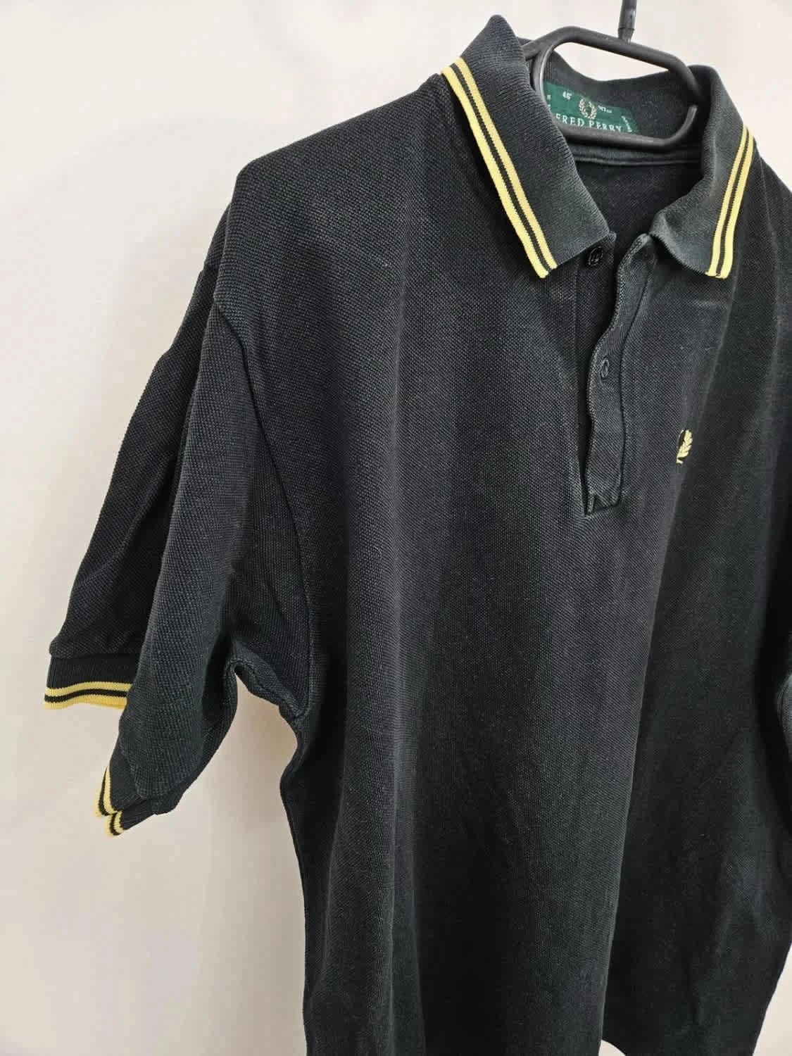 Polo noir Fred Perry vintage logo brodé 100% coton - Photo 4/6
