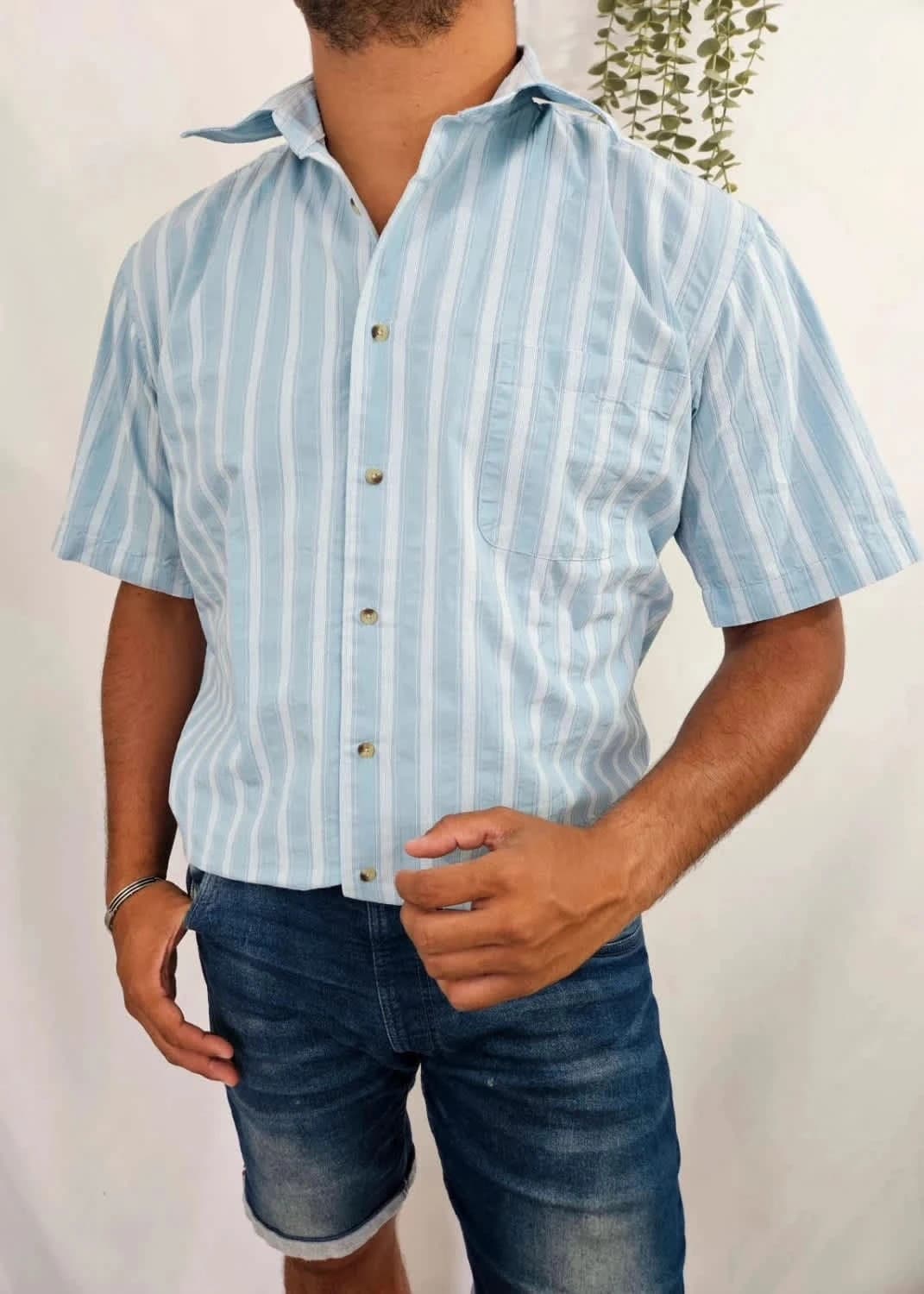 Chemise manches courtes bleue à rayures taille L - Photo 2/7