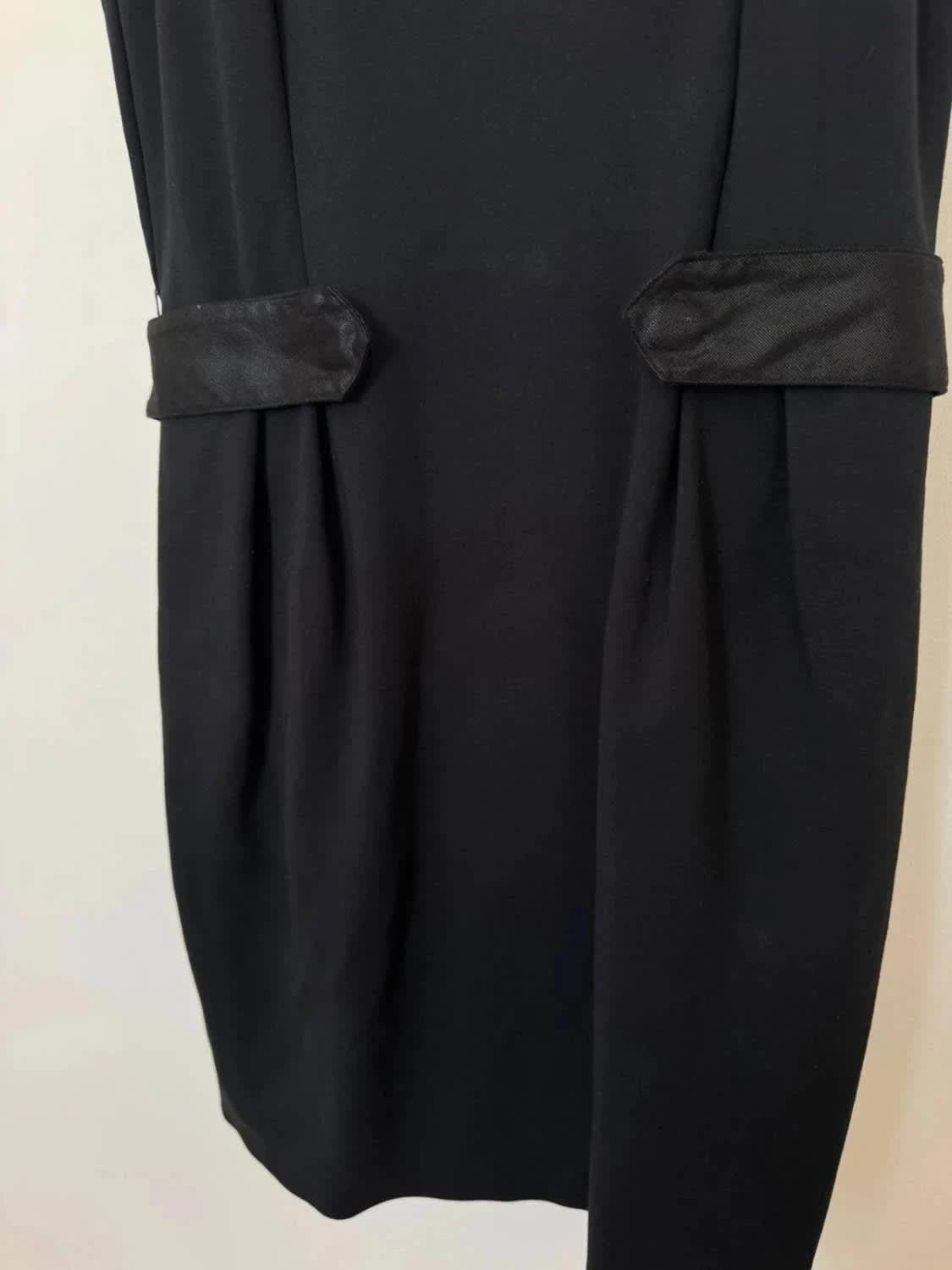 Robe noire sans manches Armani exchange détails satin taille 40 - Photo 5/7