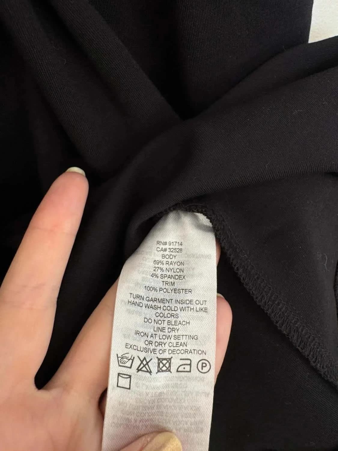 Robe noire sans manches Armani exchange détails satin taille 40 - Photo 6/7