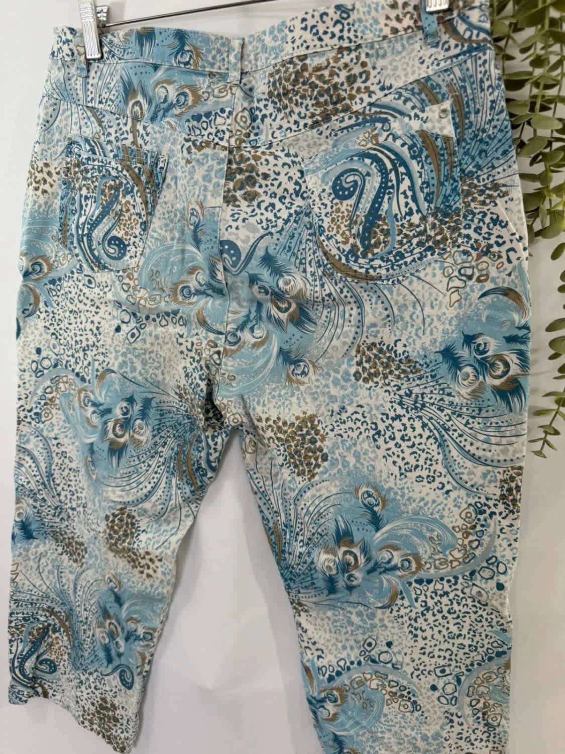 Pantalon court bleu I.Quing motifs plumes taille 46 - Photo 5/7