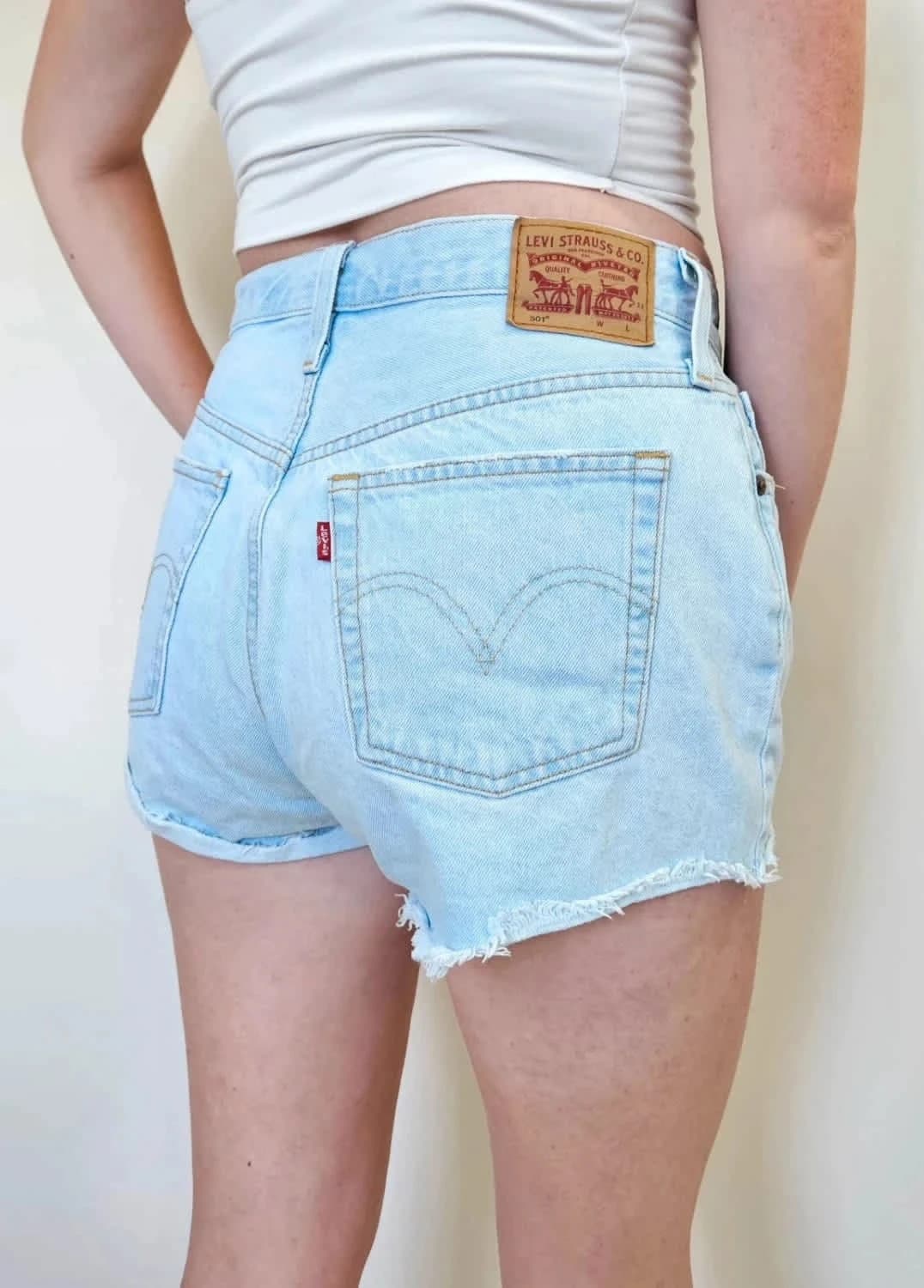 Short Levi’s 501 denim clair taille W29 - Photo 1/11