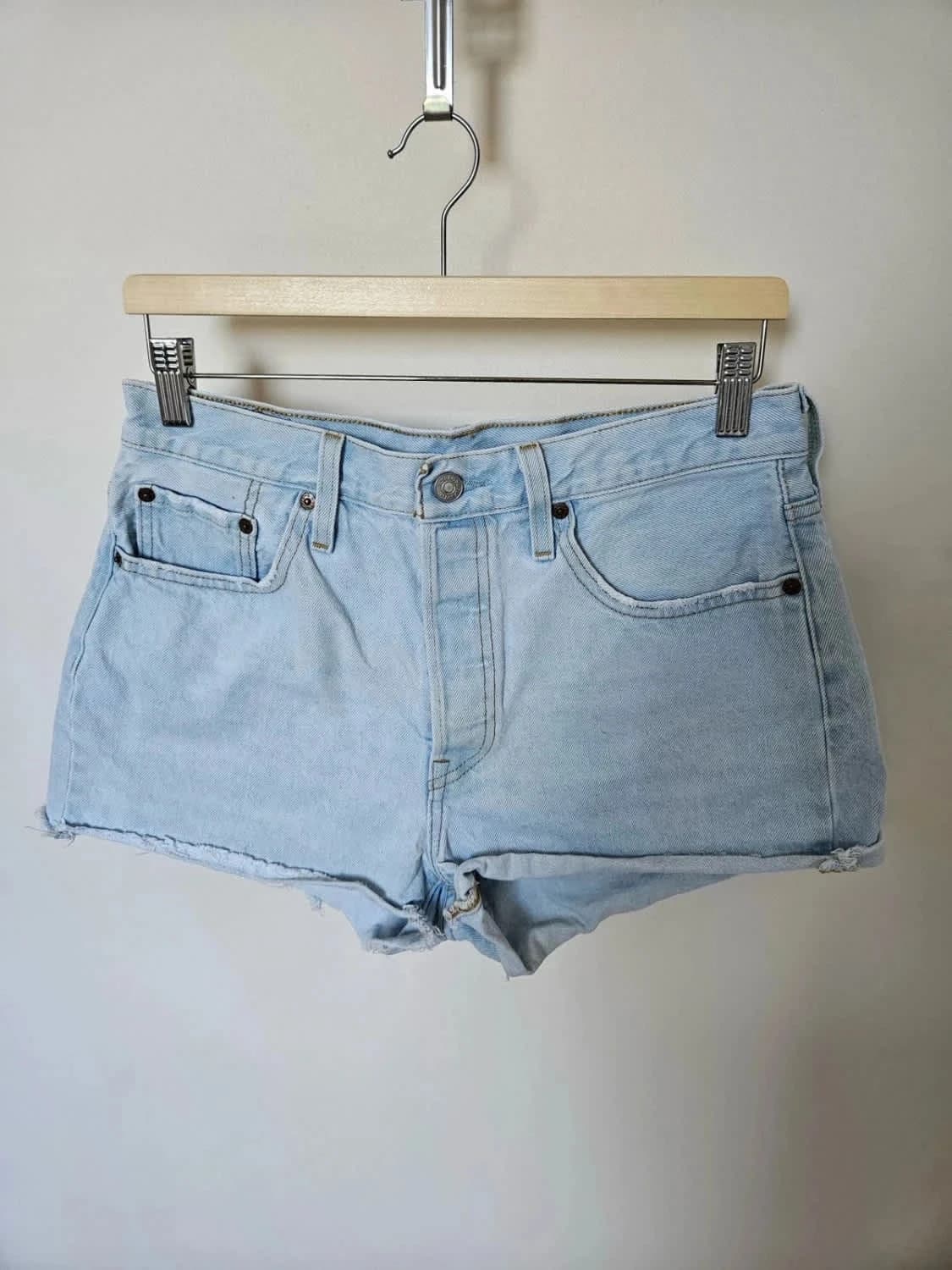 Short Levi’s 501 denim clair taille W29 - Photo 2/11