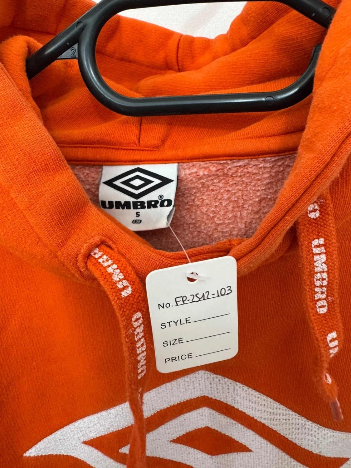 Sweat à capuche hoodie Umbro orange logo brodé poitrine bandes manches taille S - FP2512103 - Photo 5/7