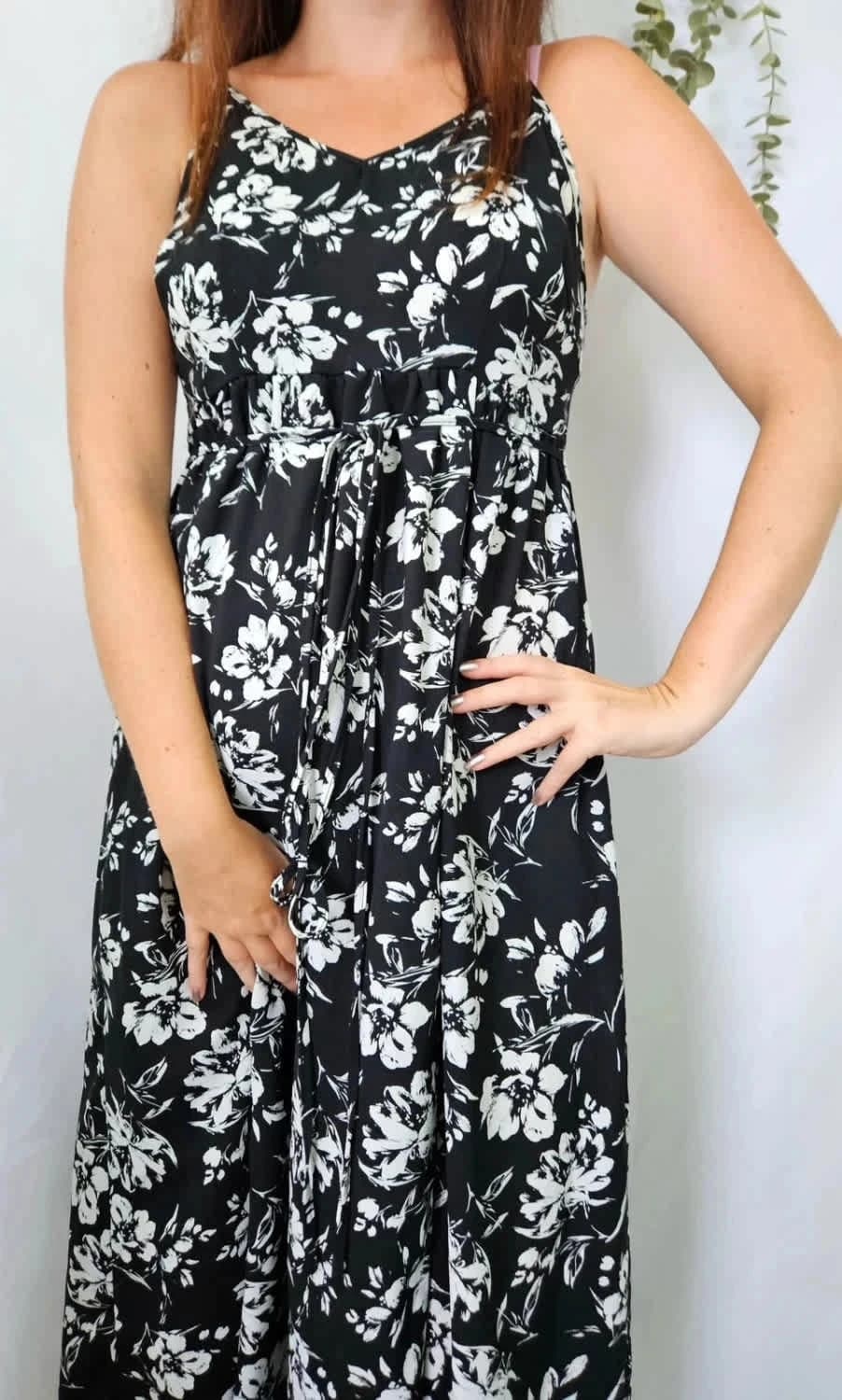 Robe longue noire et blanche fleurie Shein taille S - Photo 1/7